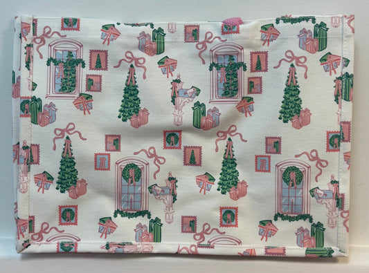 Classic Market Shopper Christmas Cottage