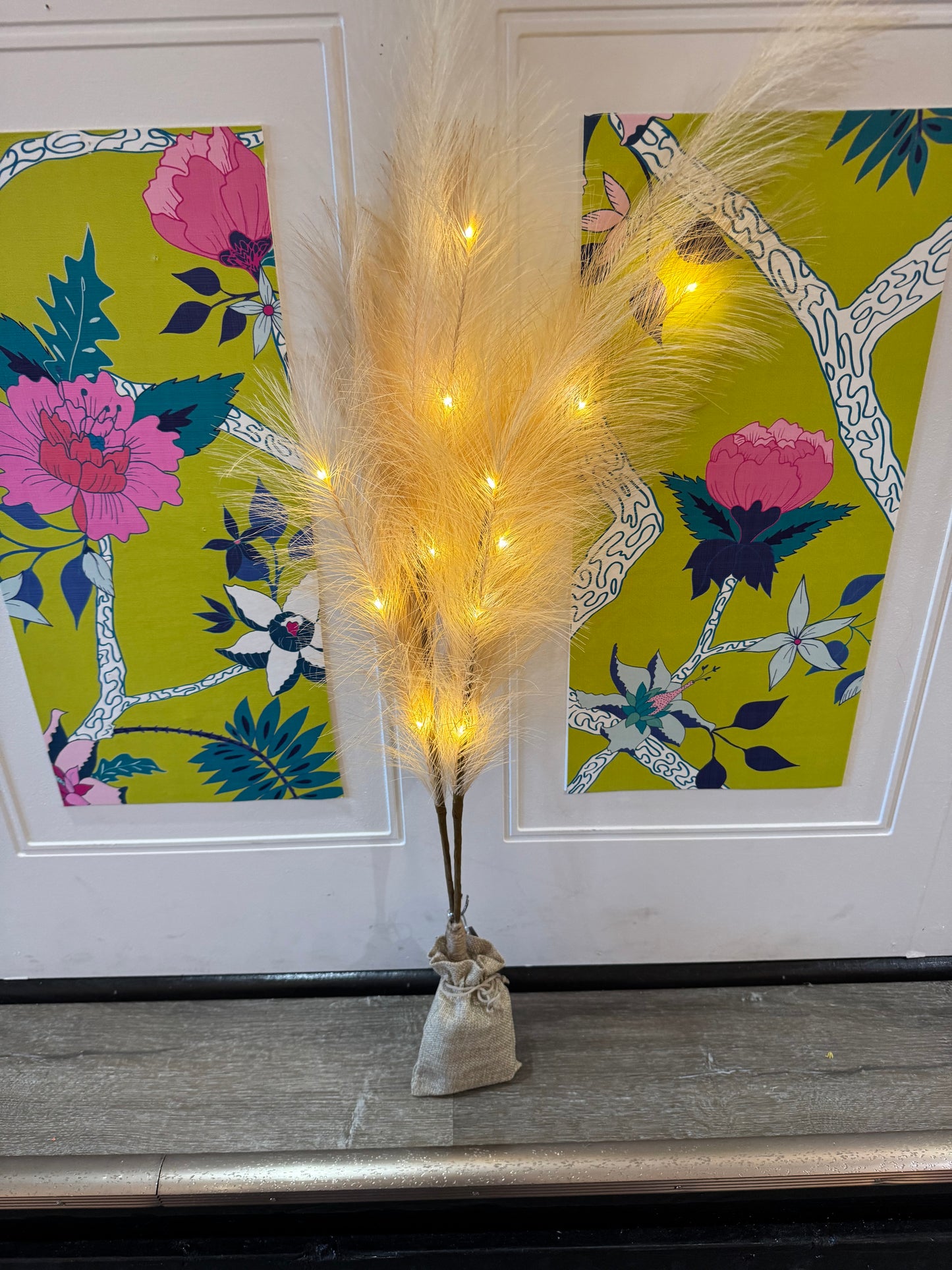 LED Light Up  Gold / Wheat Pompas Grass Spray